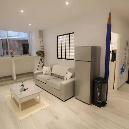 La Bd : Joli T2 Renove /Wi-Fi/Centre-Ville Angoulême Buitenkant foto
